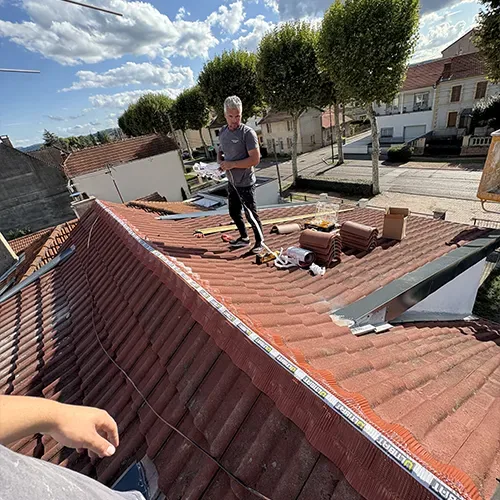 Réalisation MTZ Couverture : installation nouvelles tuiles